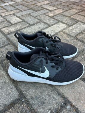 Nike Black & White Golf Shoes